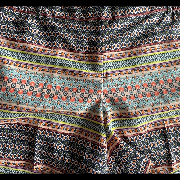 Dressy shorts - Picture 2 of 5